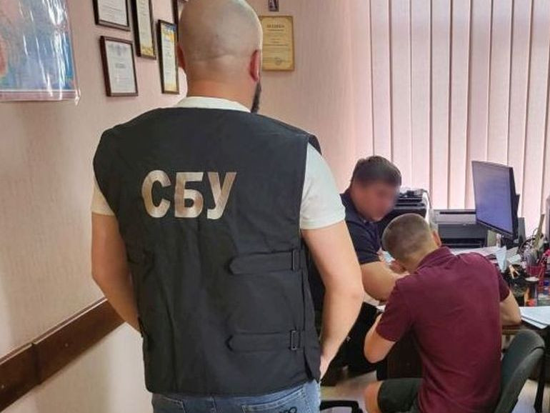 Судитимуть жителя Вінниці, який під виглядом волонтера збирав кошти для ЗСУ та продав неіснуючі військові товари на понад 250 тис грн