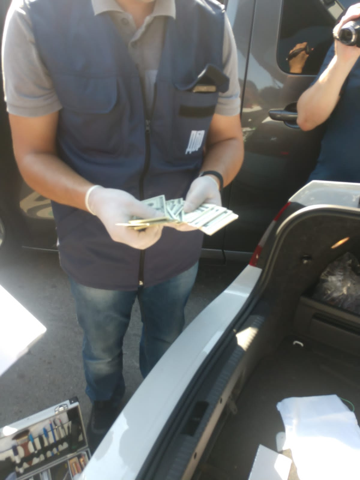 Ірина Венедіктова: Кропітка робота по самоочищенню системи продовжується - викрито на хабарі в 25 тис доларів США прокурора відділу на Запоріжжі (ФОТО)