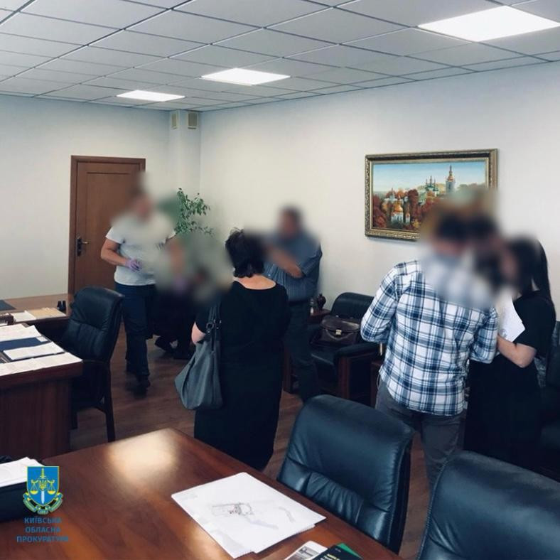 Заволоділи 4,6 млн грн на відновленні зруйнованих будинків в Бучанському районі – викрито дев’ятьох учасників ОЗГ