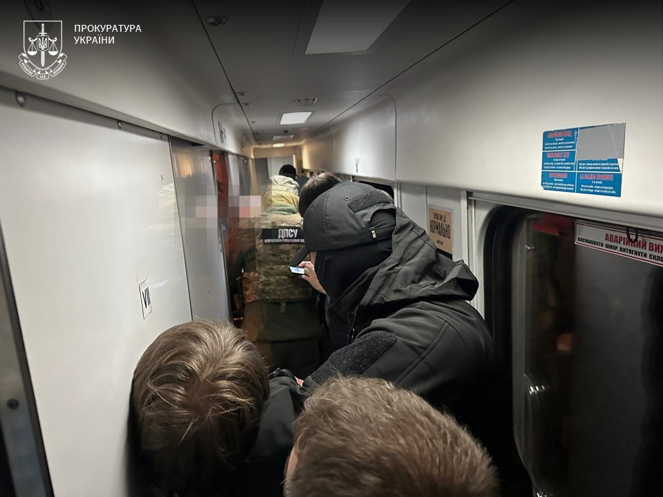 A channel of illegal transportation of men on trains to Poland was exposed in the Lviv region
