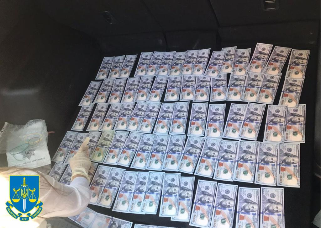 11 000 доларів США за організацію переправлення військовозобов’язаних через кордон – судитимуть двох львів’ян