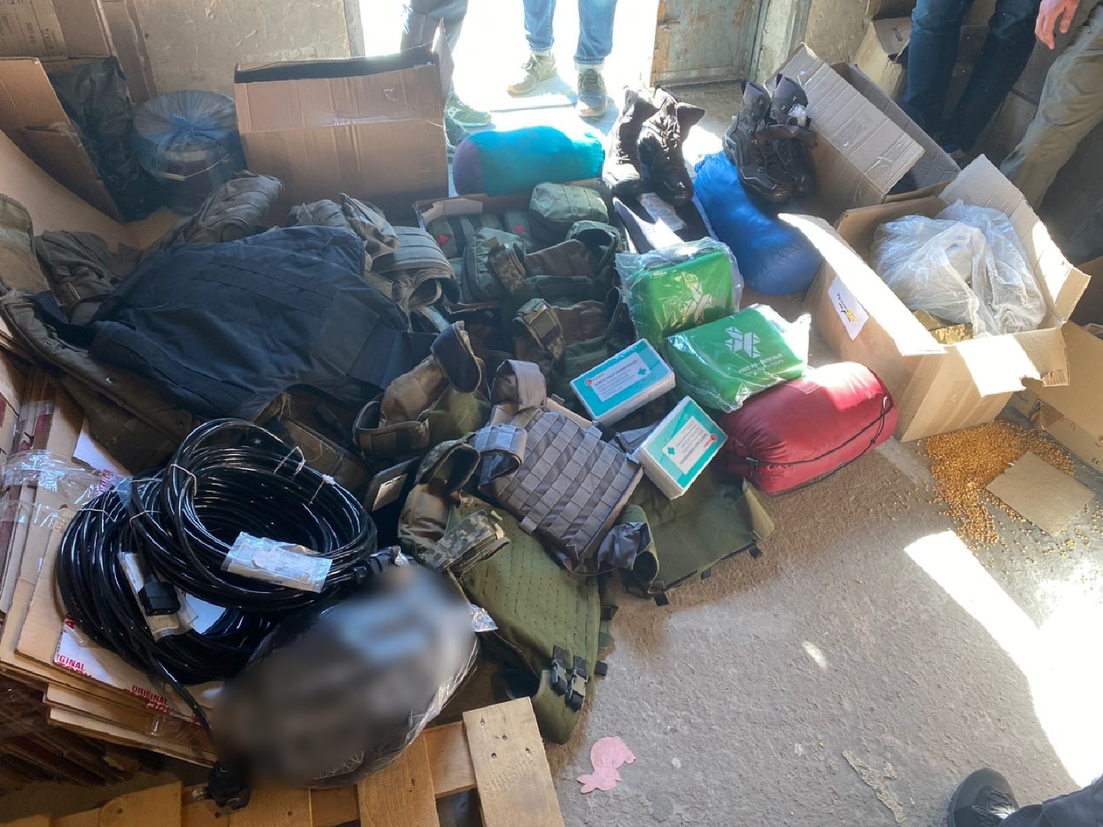 Продаж гуманітарної допомоги для ЗСУ на майже 600 тис грн – повідомлено про підозру керівнику благодійного фонду