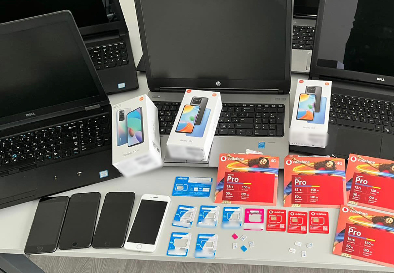 Викрито діяльність міжнародної злочинної організації, члени якої ошукали громадян ЄС на понад 100 млн чеських крон