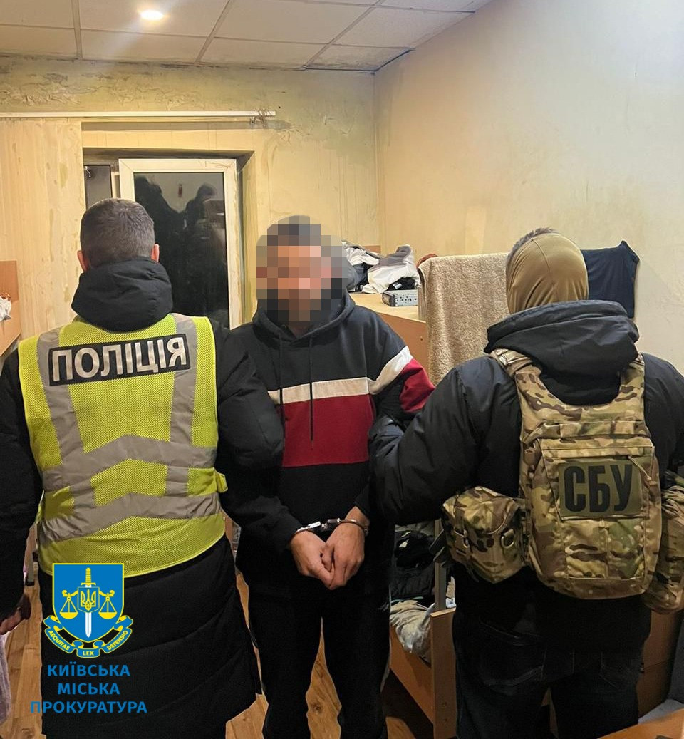 На замовлення ворога підпалювали релейні шафи на Укрзалізниці - повідомлено про підозру шістьом громадянам