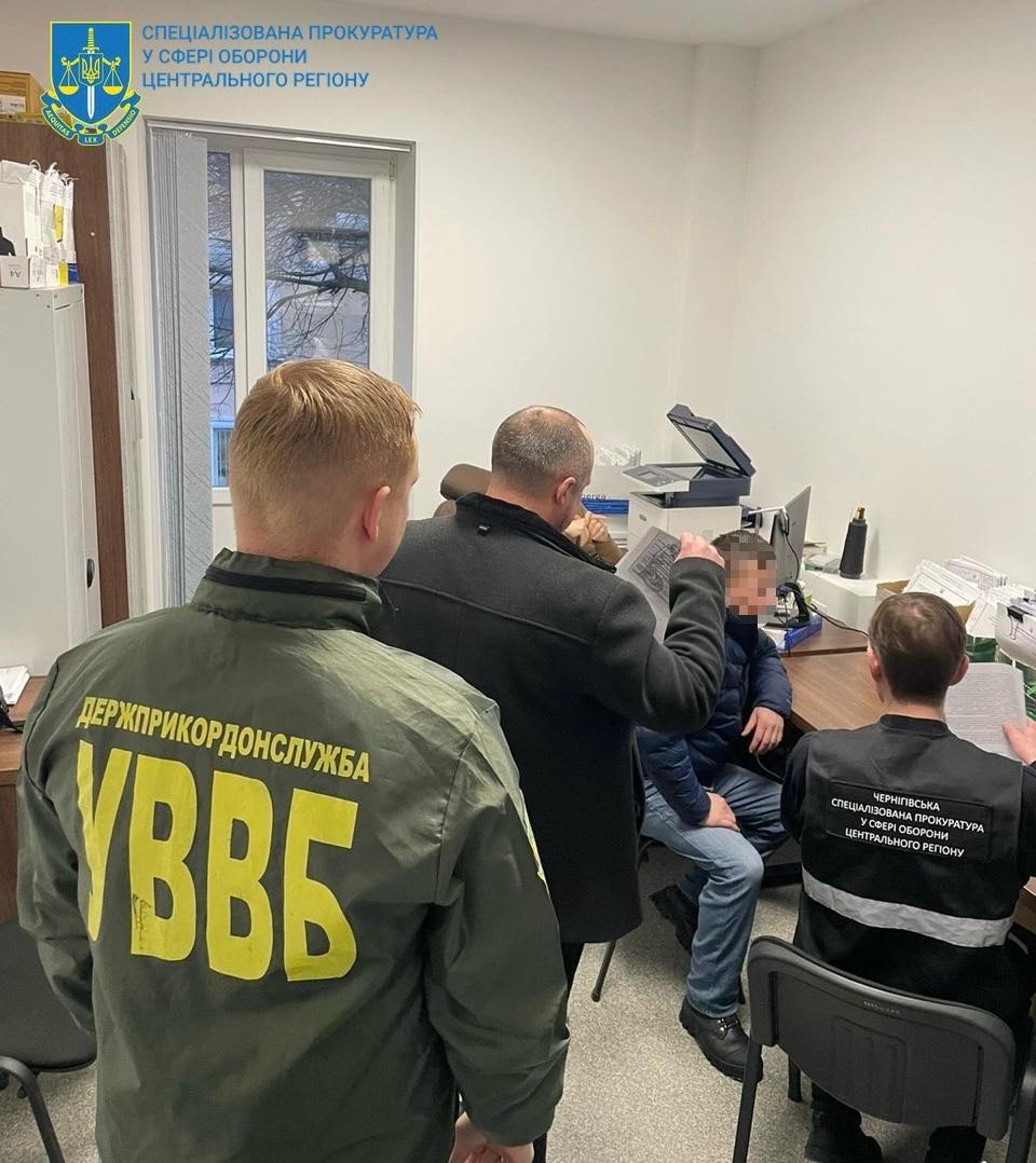 Ухилявся від несення військової служби – повідомлено про підозру депутату та пособнику