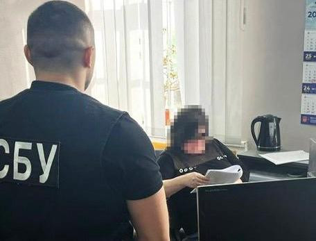До 15 років ув’язнення засуджено донеччанку, яка передавала військовій розвідці рф дані про ЗСУ на Житомирщині