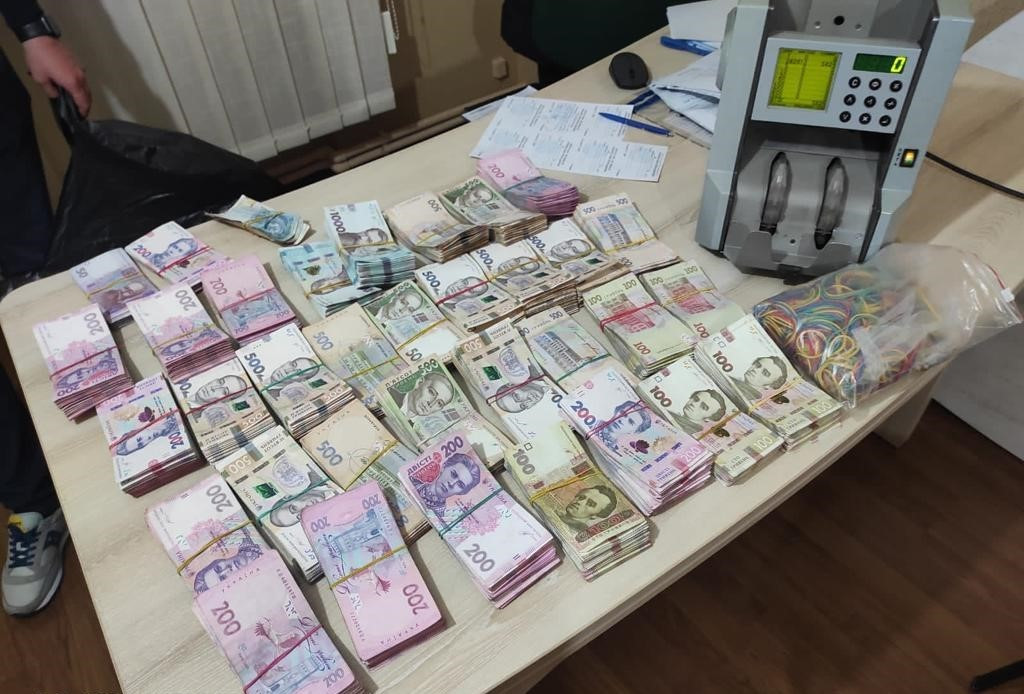 Припинено діяльність конвертаційного центру на Полтавщині з обсягом майже 600 млн грн (ФОТО)