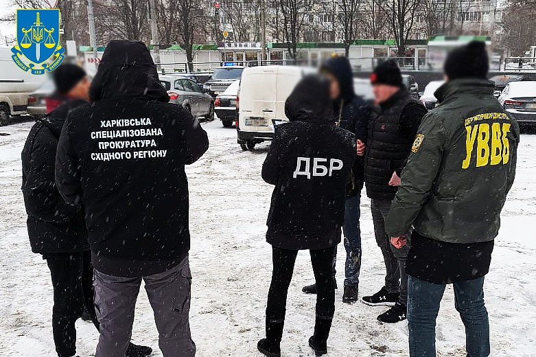 700 доларів США за допомогу у переведенні на службу до іншого регіону – на Харківщині повідомлено про підозру прикордоннику