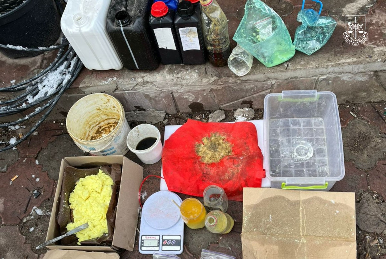 Правоохоронці ліквідували наркосиндикат з щомісячним обігом понад 18 млн грн