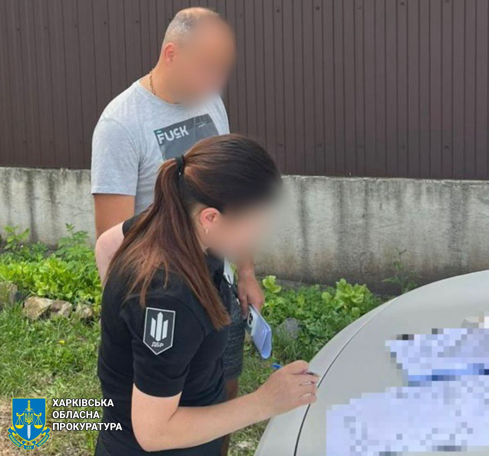 2000 доларів США за вирішення питання з ТЦК: на Харківщині прокуратура спільно з ДБР викрили посадовця поліції