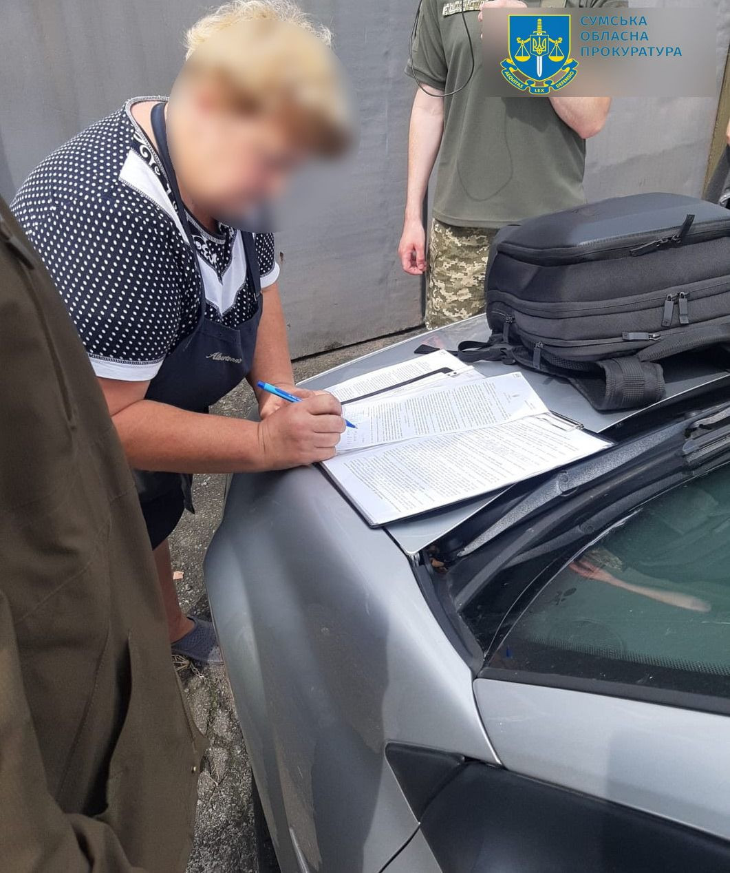 Передавала ворогу інформацію про місця дислокації військових формувань та блокпостів на Сумщині – судитимуть місцеву жительку