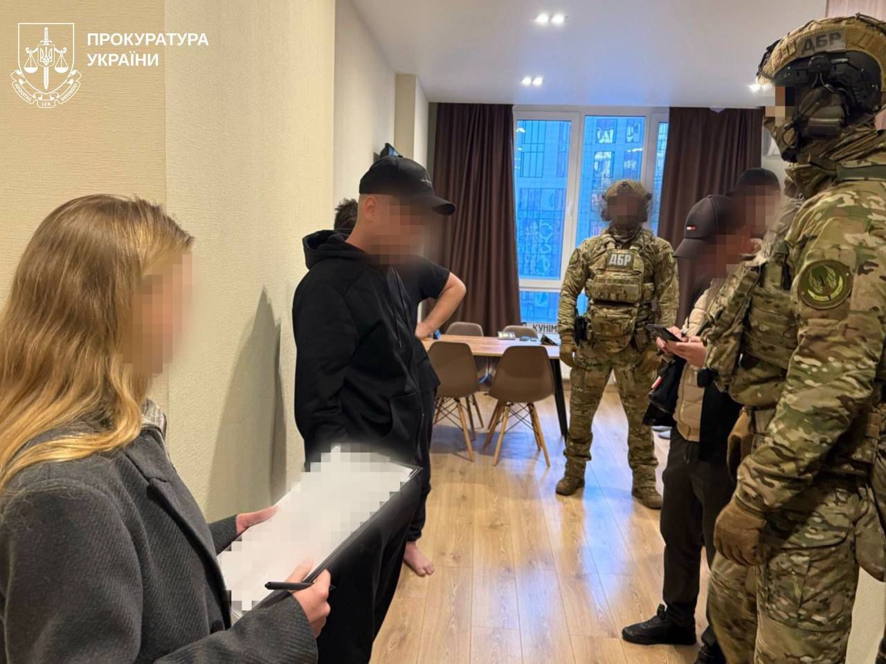 Fake arrests and almost UAH 2 million in "earnings": a criminal organization will be tried in Kharkiv