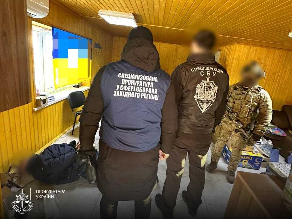 300 тисяч гривень “відкату” за державну виплату військовому: на Буковині викрили командира військової частини