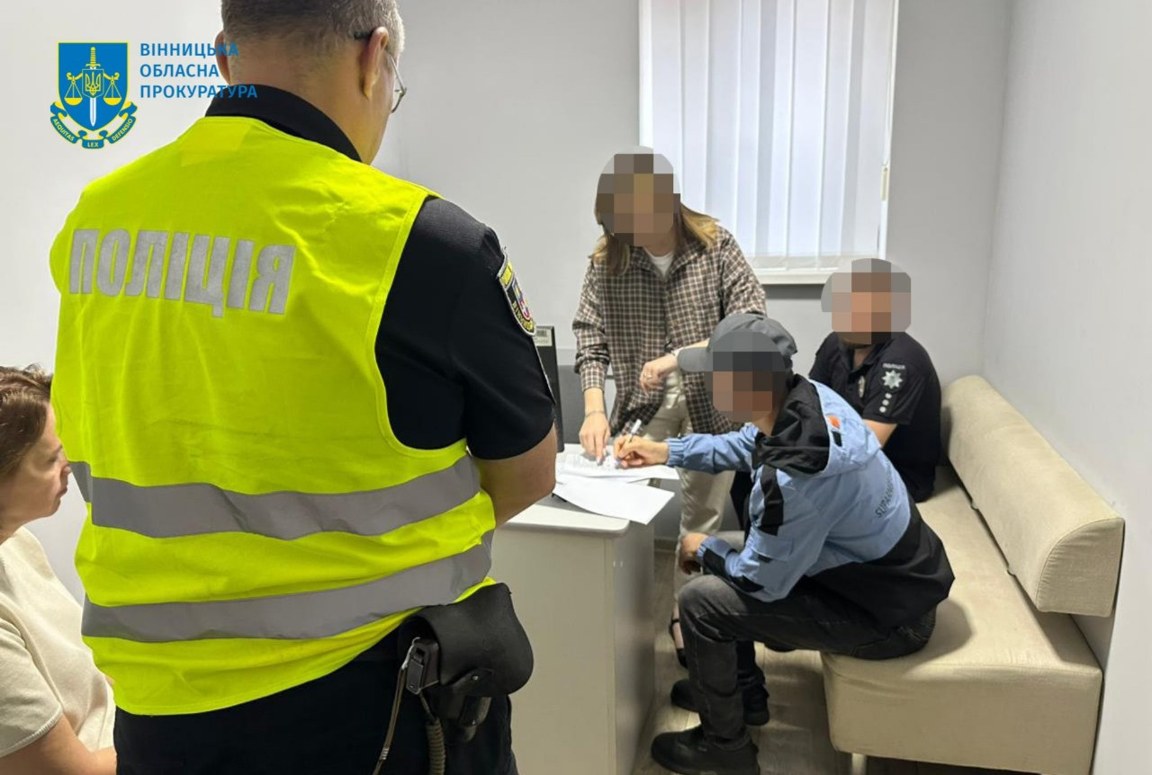 Прокурори повідомили про підозру працівнику закладу на Вінниччині, в якому масово отруїлися люди, серед них 10 дітей