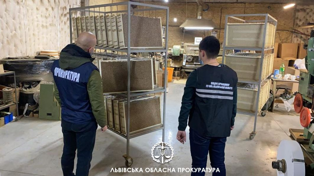 На Львівщині викрито підпільний цех з виготовлення цигарок – вилучено продукції на 30 млн грн (ФОТО)