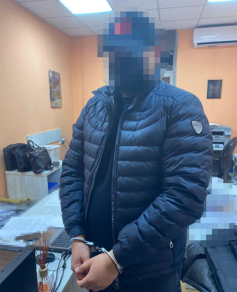 В «Борисполі» затримано розшукуваного за викрадення людини, вимагання та грабіж (ФОТО)