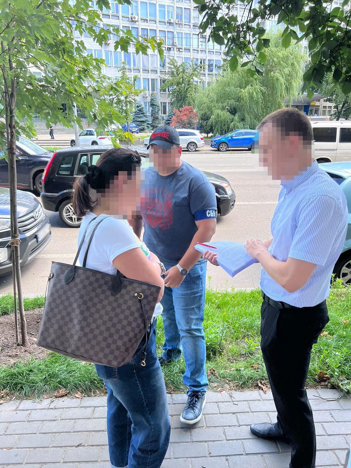 Привласнили нерухомість померлих на 5,8 млн грн – викрито п’ятьох учасників злочинної групи