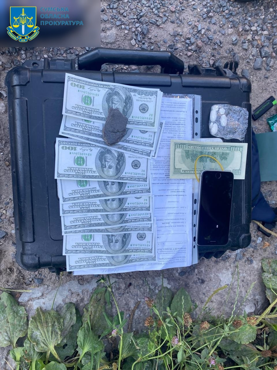 На Сумщині затримано чоловіка, який  за 2000 доларів США обіцяв домовитись з лікарями про встановлення призовникам групи інвалідності