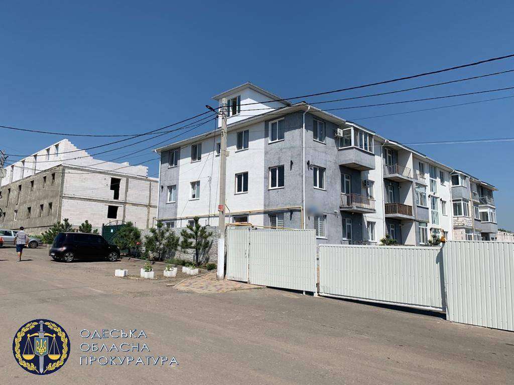 Заволодіння землею в курортній зоні вартістю понад 12 млн грн – підозрюють групу осіб на Одещині (ФОТО)