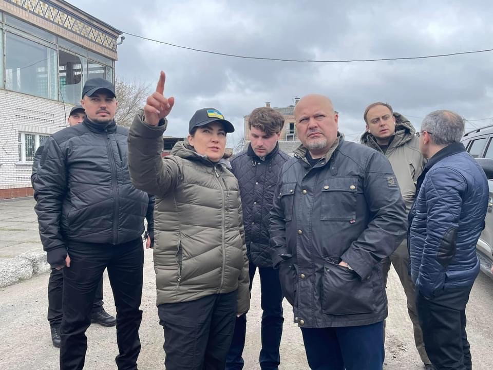 Ірина Венедіктова та Прокурор Міжнародного кримінального суду побували на місцях вчинення воєнних злочинів РФ на Київщині