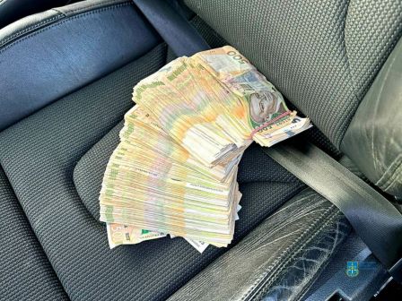 300 тис грн за закриття виконавчих проваджень – на Буковині судитимуть ексначальницю районного відділу ДВС та її пособника