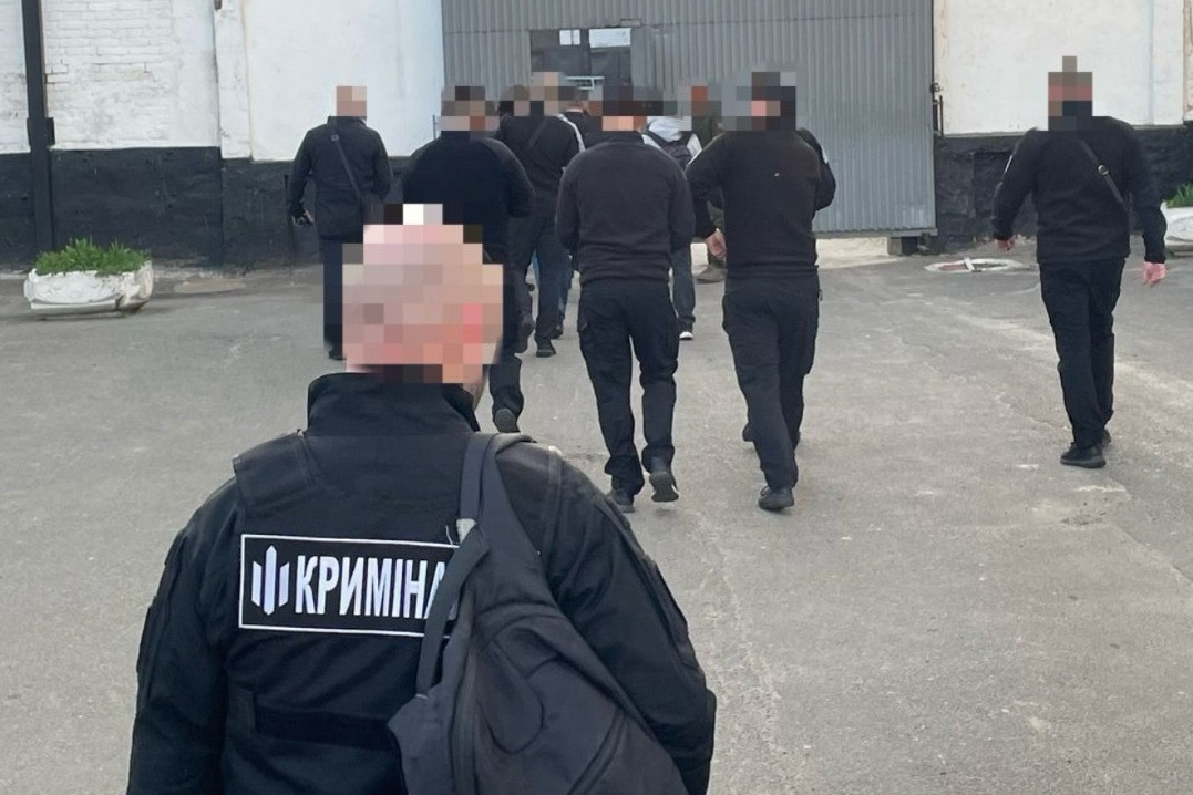 Смерть ув’язненого у Київському СІЗО – повідомлено про підозру восьми працівникам установи та п’ятьом в’язням