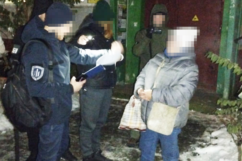 30 тис доларів США за зміну кваліфікації та пом’якшення покарання – у Житомирі адвокатці повідомлено про підозру