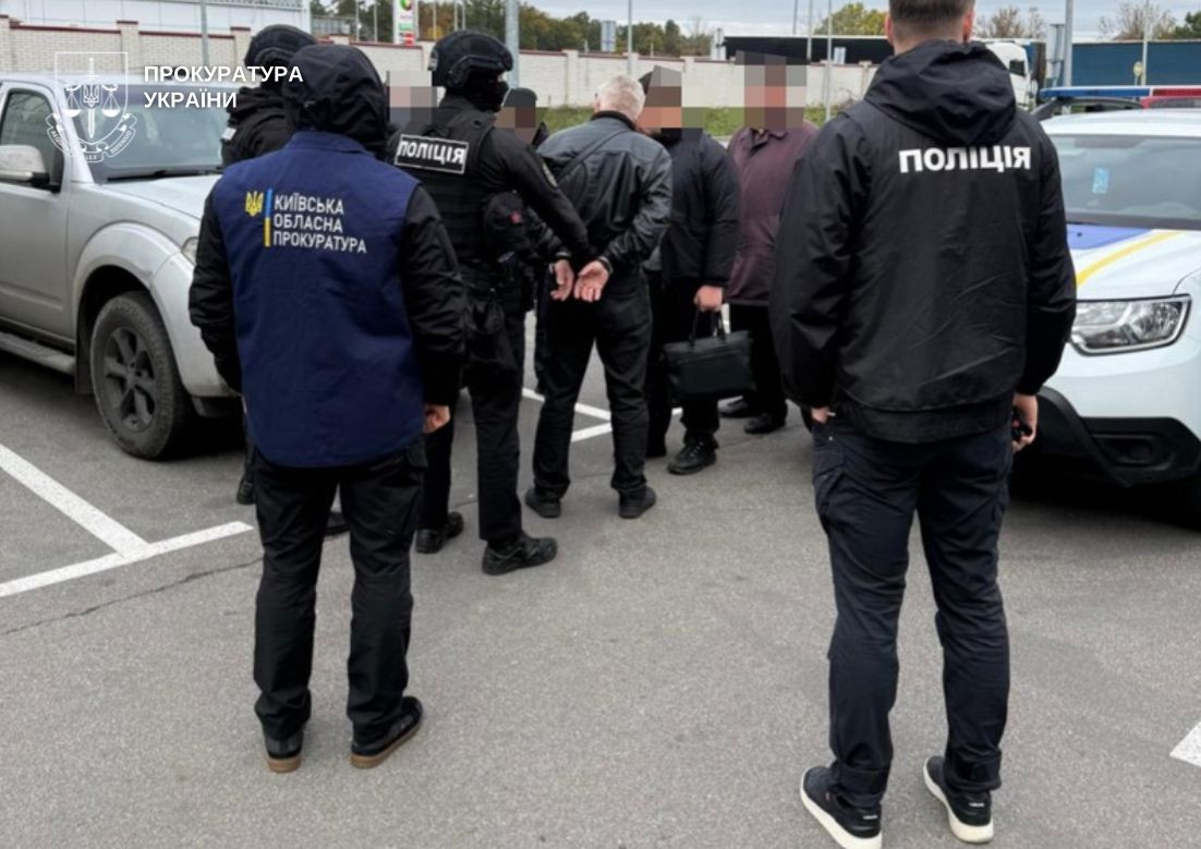 На Київщині затримано та вручено підозру керівнику громадської організації, який вимагав 1,4 млн грн від командира військової частини за «вплив» на виділення коштів для закупівлі дронів