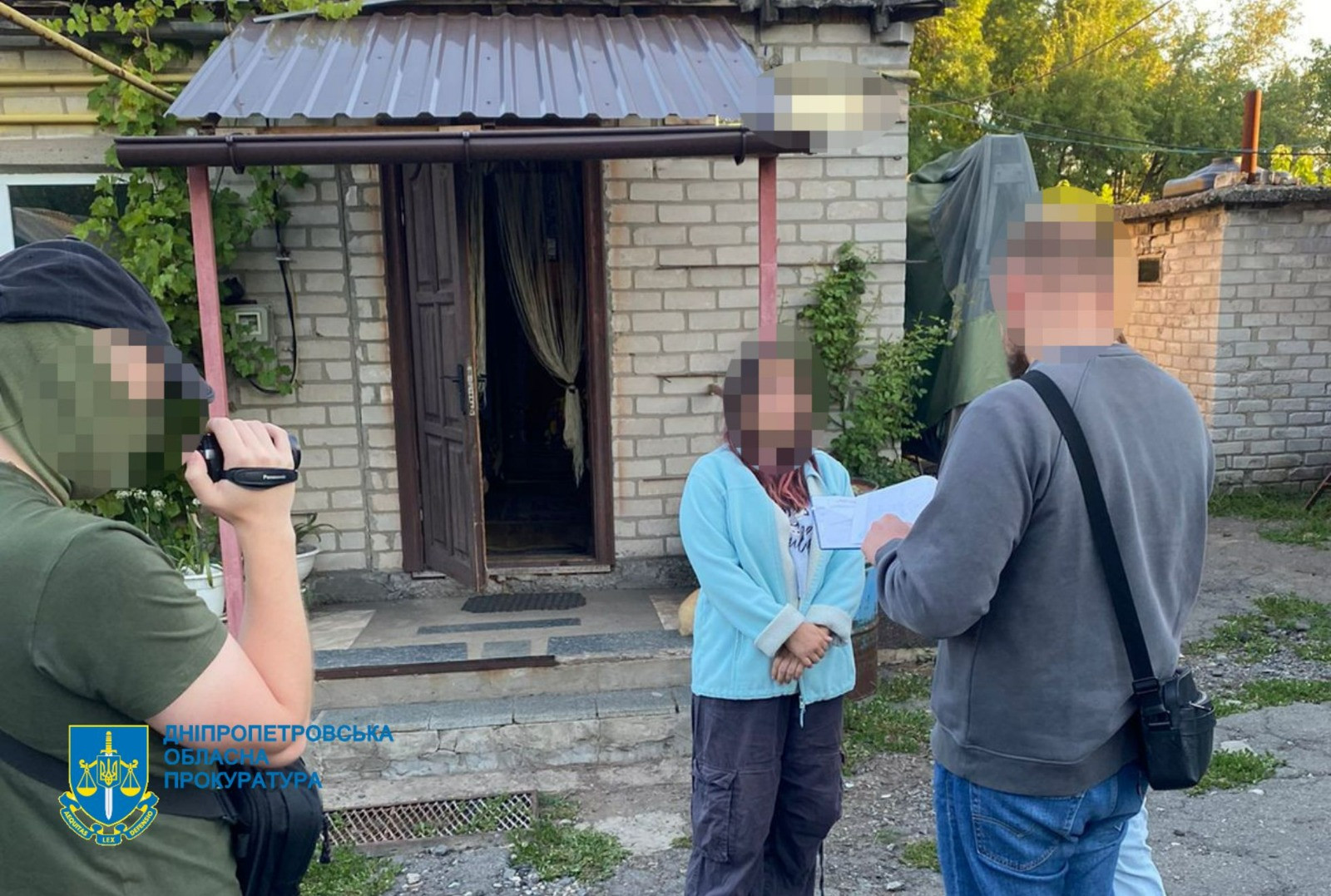 Затримано двох інформаторів рф, які здавали ворогу позиції ЗСУ та фіксували рух ешелонів з військовою технікою