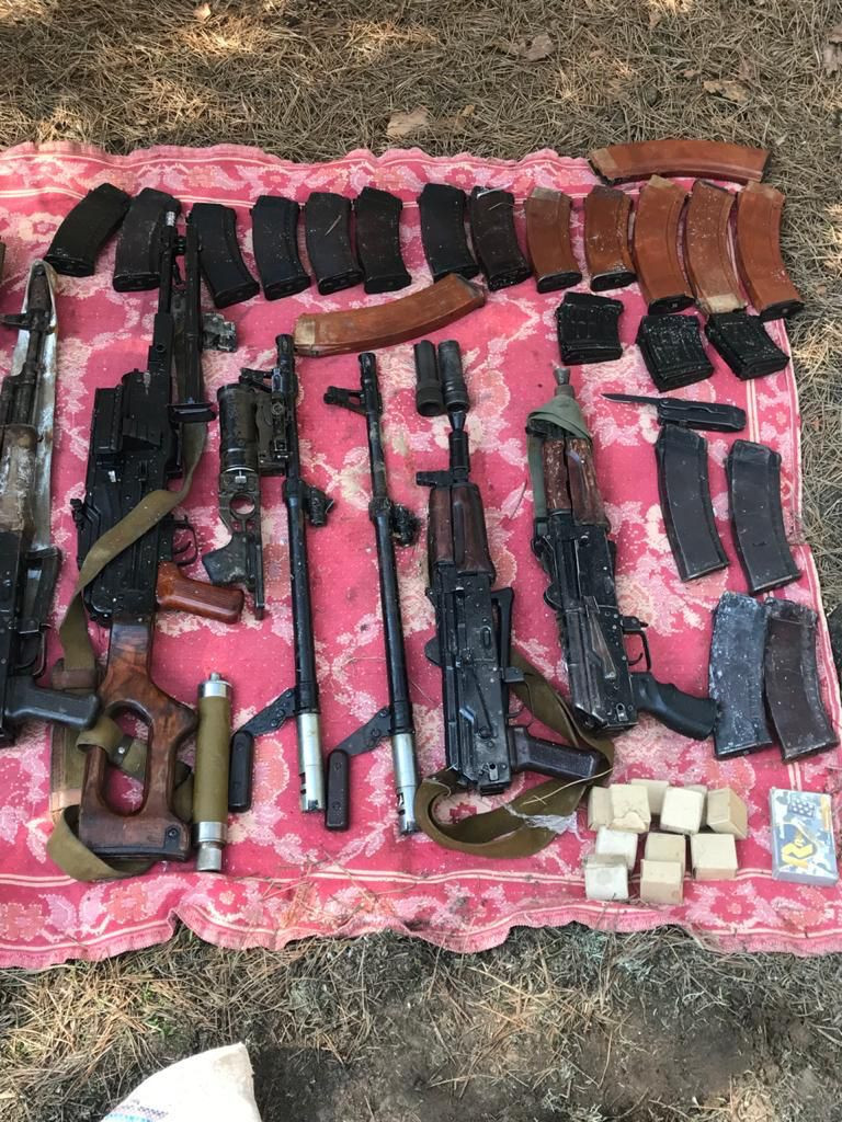 Теракт та контрабанда товарів військового призначення – завершено розслідування стосовно 9 членів НЗФ (ФОТО)