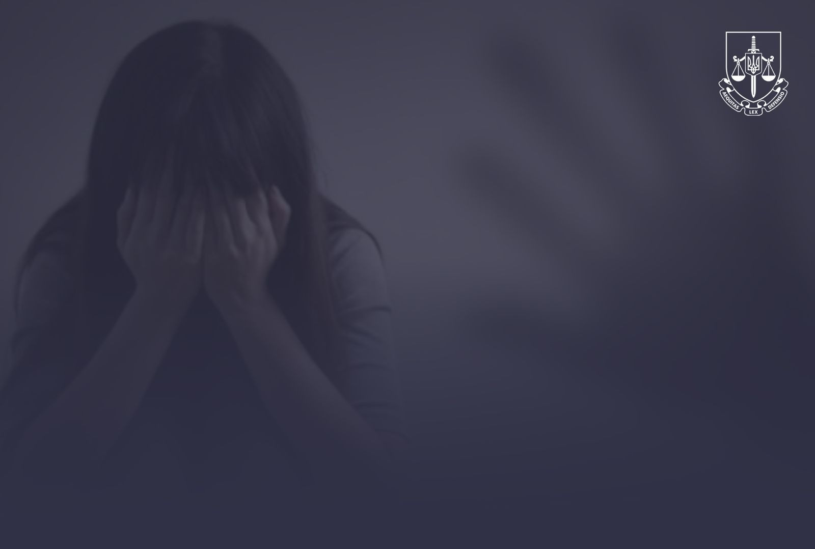 До 15 років в’язниці засуджено жінку, яка ґвалтувала доньку для створення порнографії і заробітку на цьому