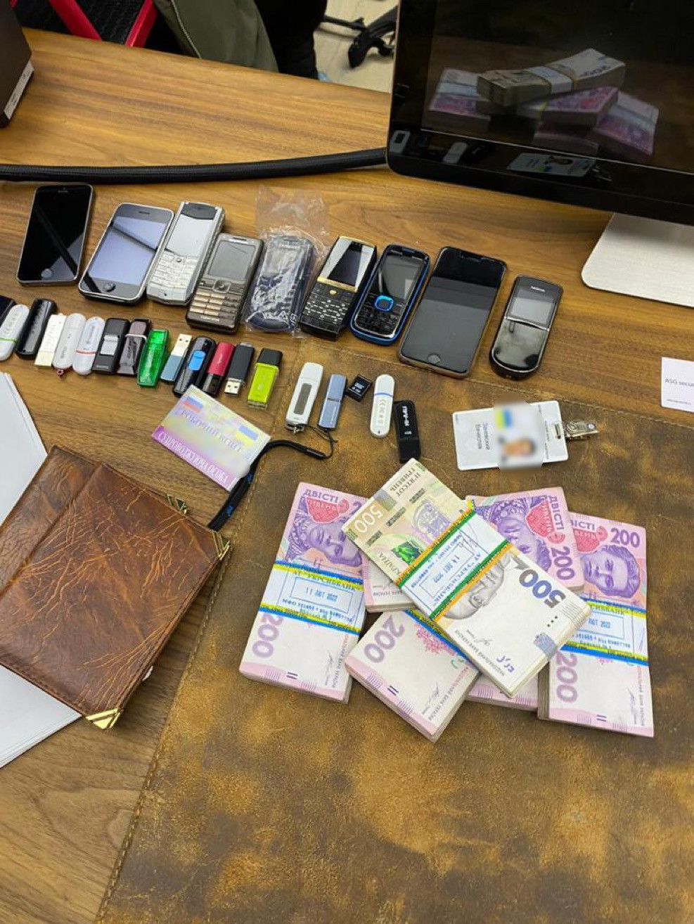 Допомагав окупантам у пошуку ветеранів АТО – начальника служби безпеки президента-втікача підозрюють у пособництві державі-агресору