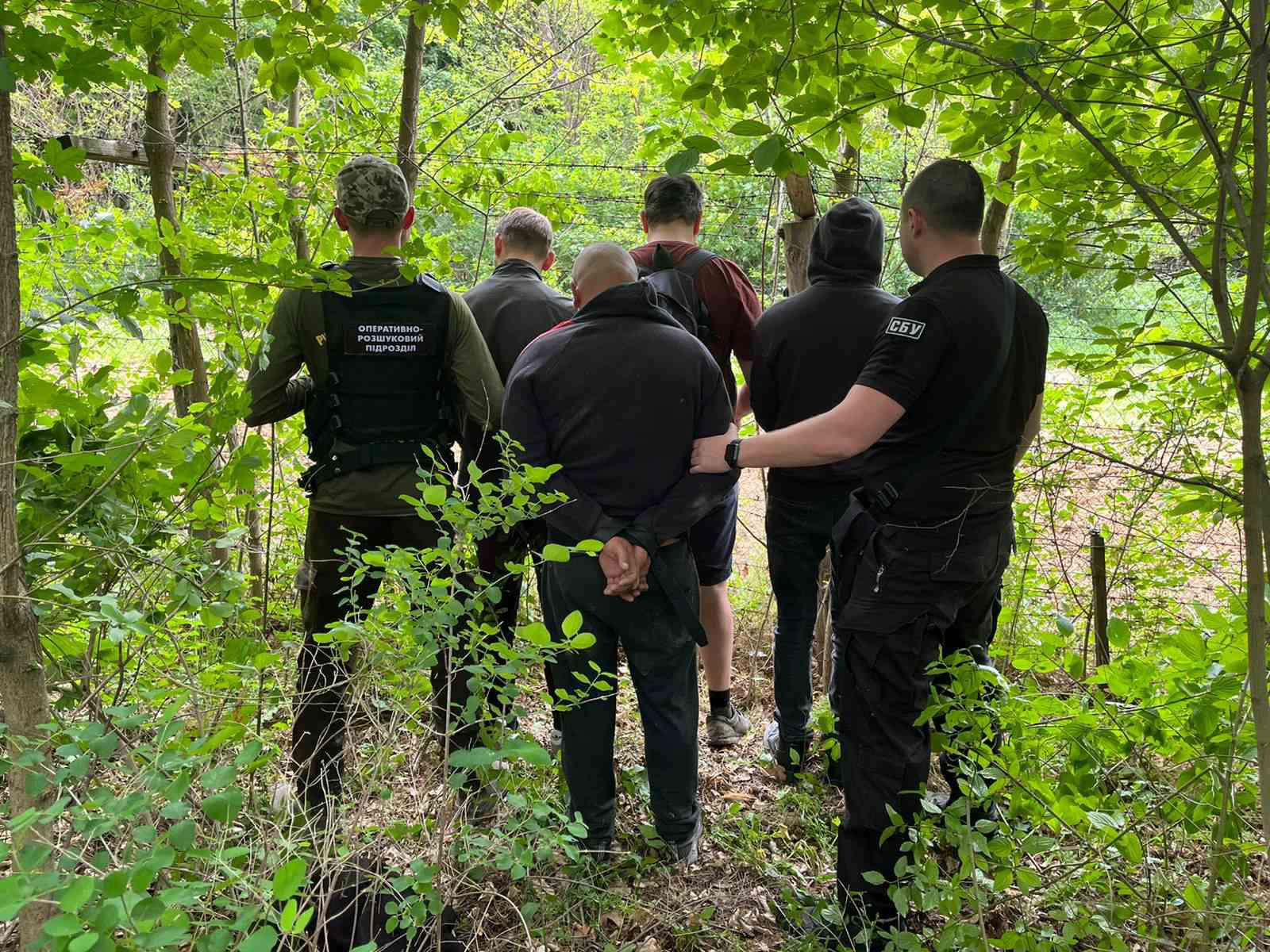 10000 євро за втечу з країни – на Буковині ліквідовано канал незаконного переправлення чоловіків призовного віку за кордон