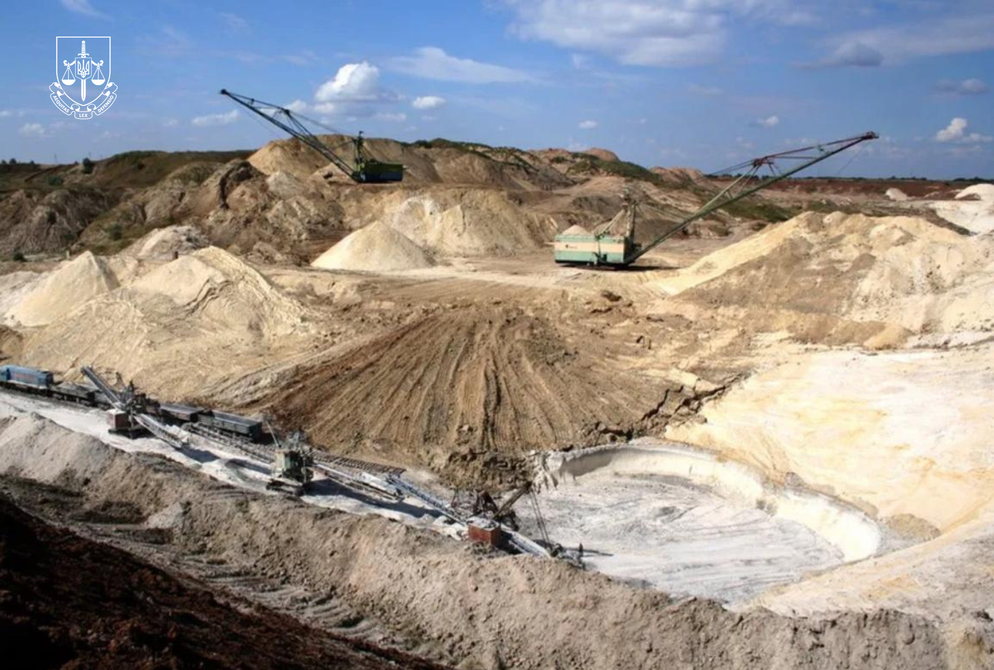 Судитимуть організовану групу, яка незаконно видобула корисних копалин на понад 400 млн грн з родовища на Дніпропетровщині