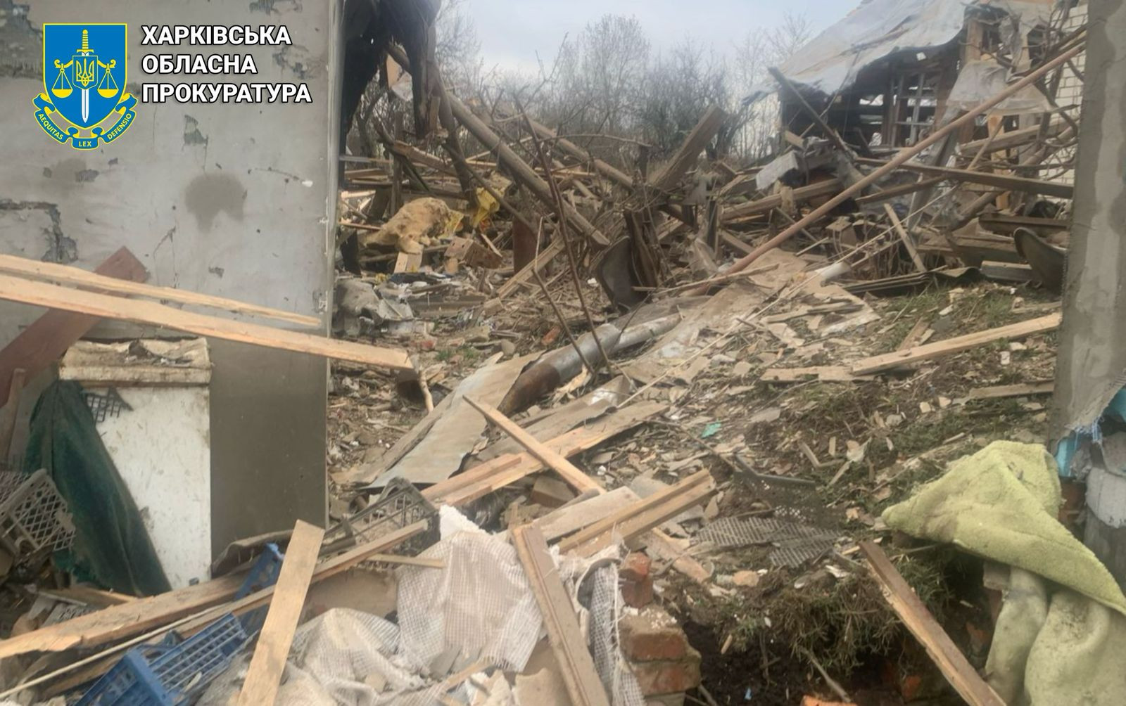 Окупанти атакували КАбом село на Харківщині, одна людина загинула, ще двоє постраждали – розпочато провадження