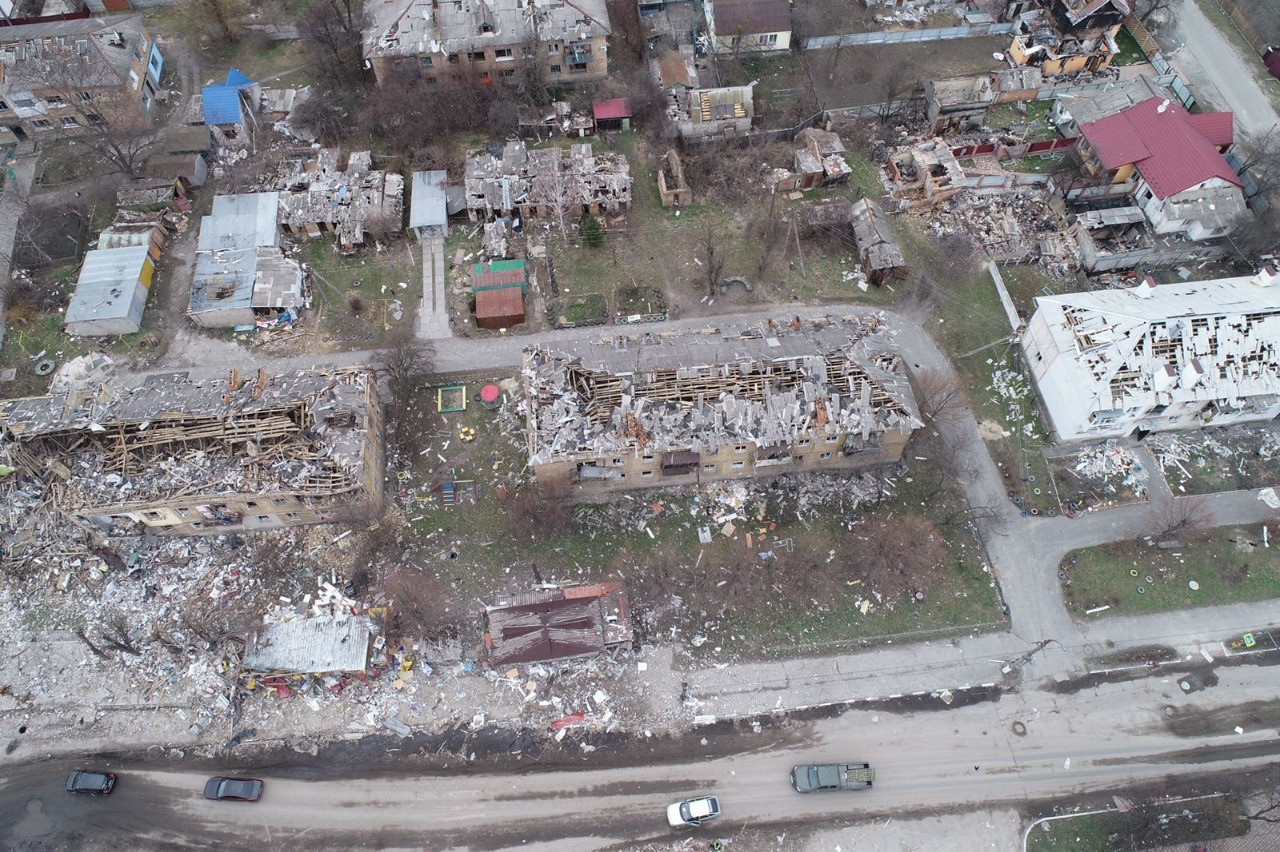 Прокурори спільно з СБУ та експертами фіксують воєнні злочини у Бучі і Бородянці на Київщині