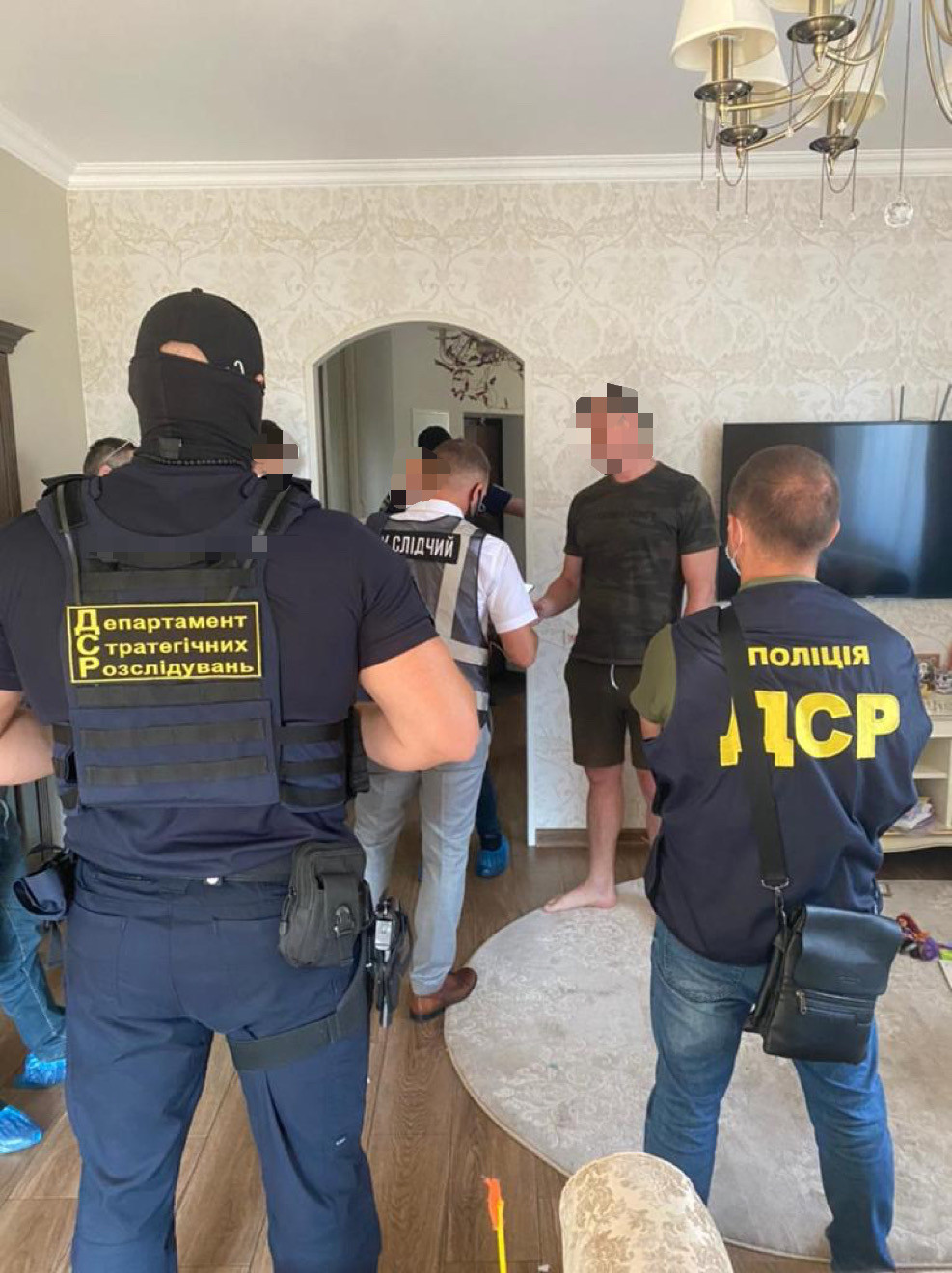 Спроба заволодіння 1 млн дол США за вирішення питання щодо будівництва житла для військових – викрито посадовця Міноборони та спільника (ФОТО)