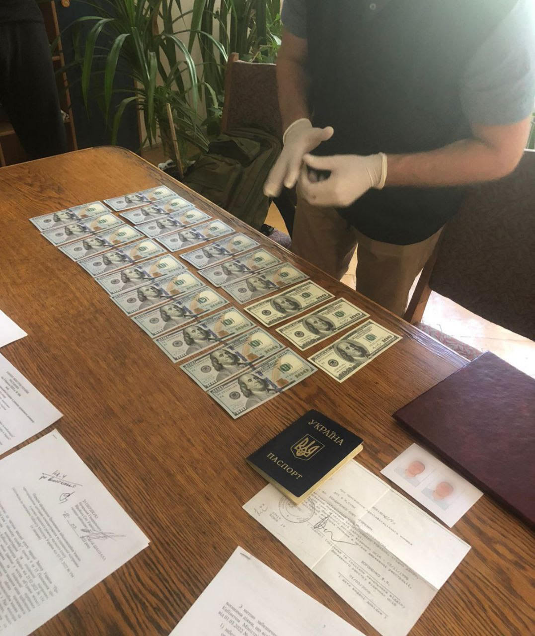 2000 доларів США за непридатність до служби за мобілізацією – у Дніпрі затримано військовозобов’язаного