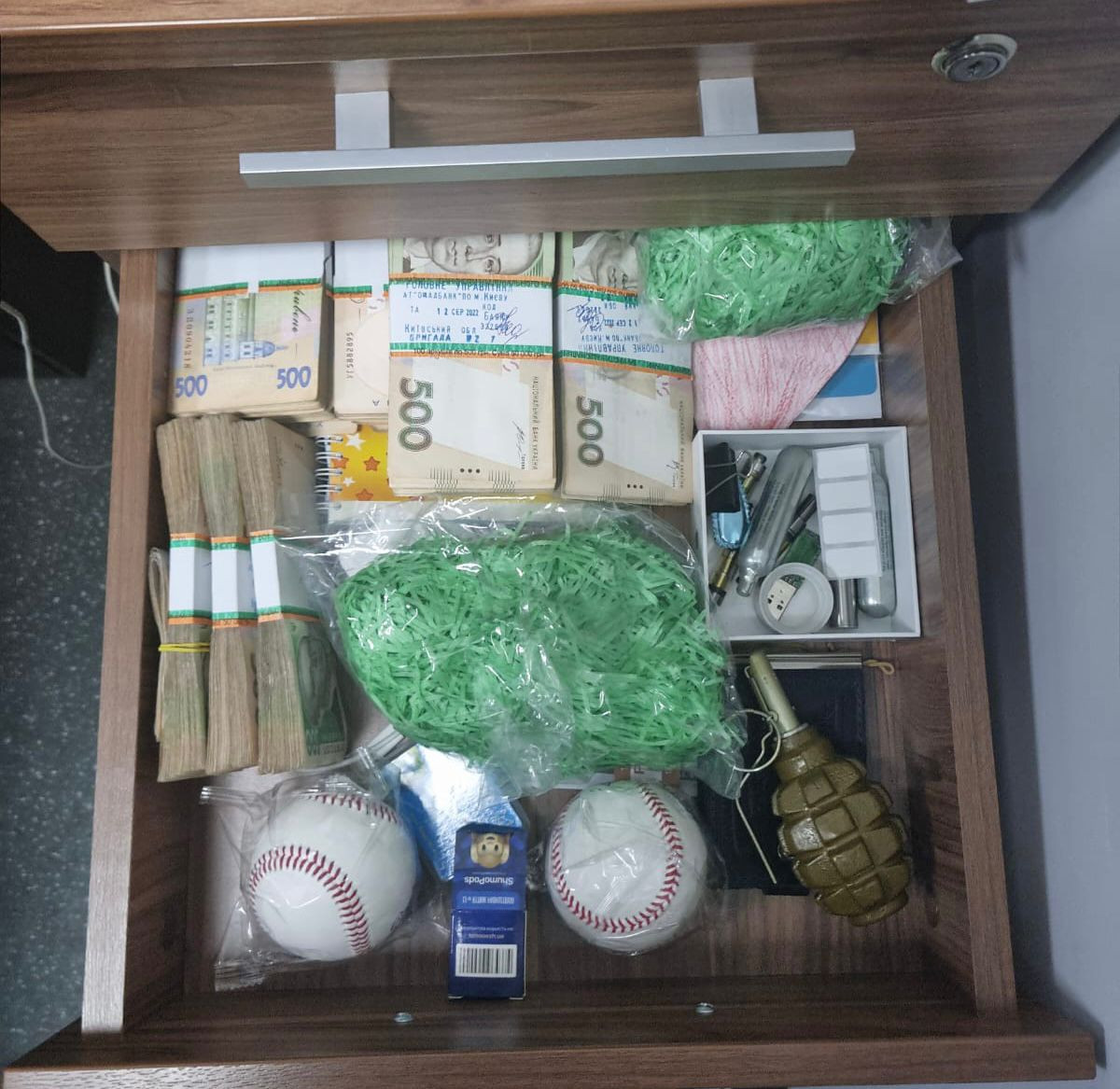 600 тис грн «відкату» за допуск до проектів - викрито двох посадовців «Київпастранс» та посередників