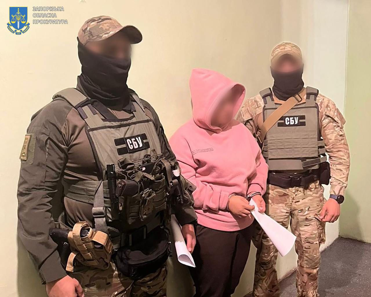 До 15 років за ґратами засуджено жительку Запорізької області, яка за завданням ворога збирала інформацію про військових