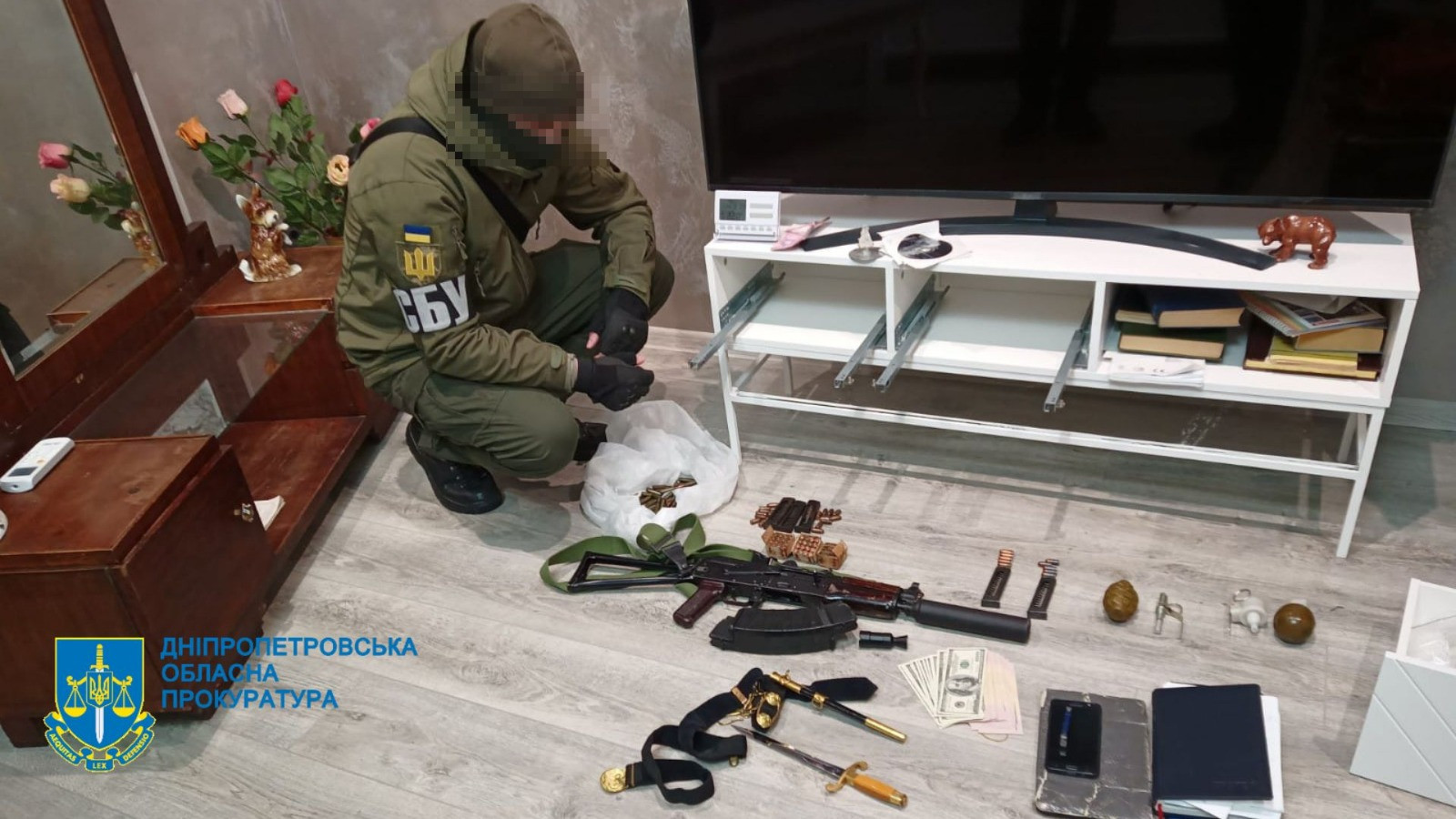 Підшукували та вербували громадян збирати розвіддані для спецслужб фсб рф - на Дніпропетровщини судитимуть двох мешканців