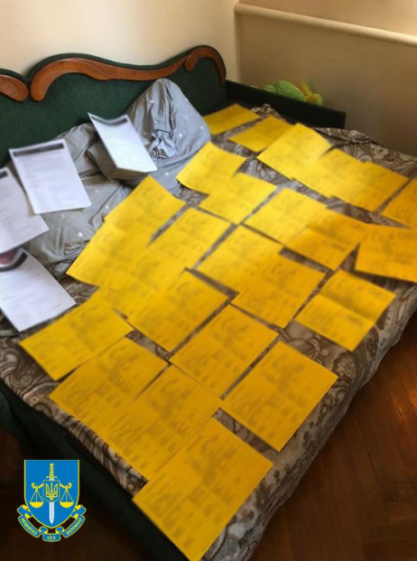 Підроблення COVID-сертифікатів для заробітчан – на Львівщині викрито підпільну типографію (ФОТО)