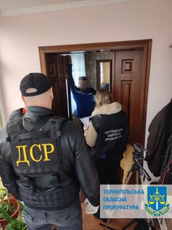 За організацію переправлення 24 ухилянтів через кордон на Тернопільщині судитимуть підприємця-перевізника та 4 водіїв