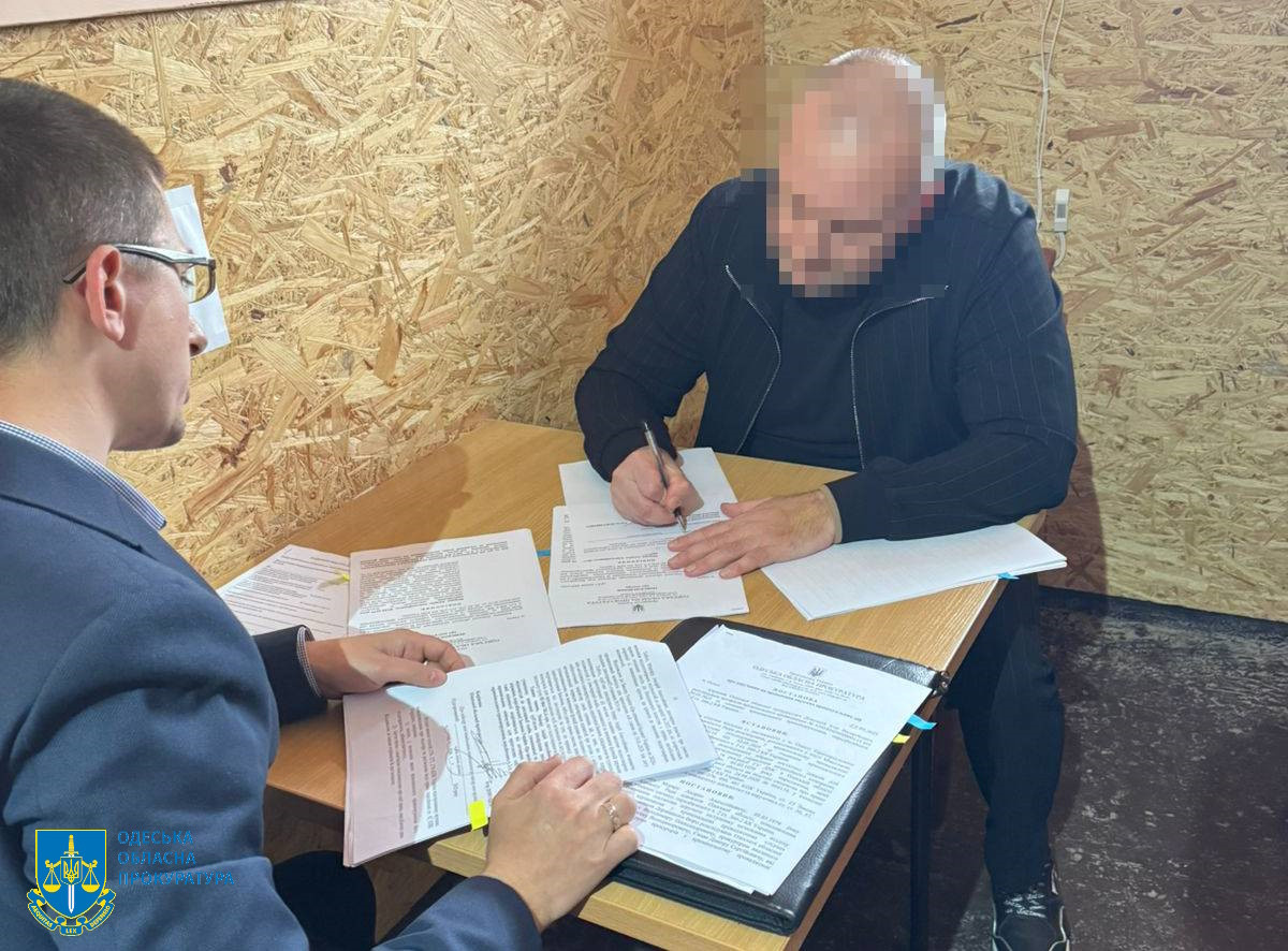 Посадовцю міграційної служби Одещини повідомлено про підозру у декларуванні недостовірних відомостей на понад 83 млн грн