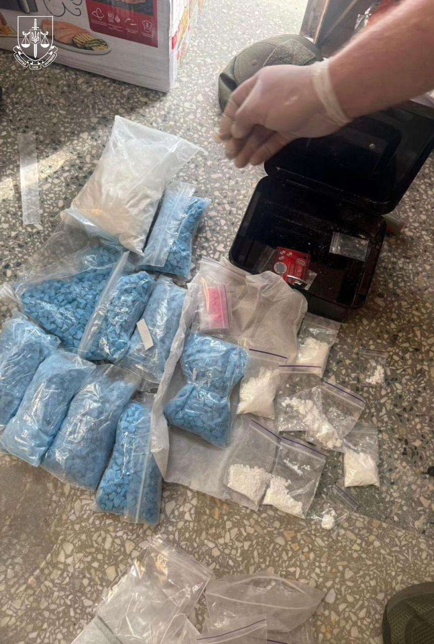 На Львівщині викрито та припинено міжнародний канал контрабанди кокаїну