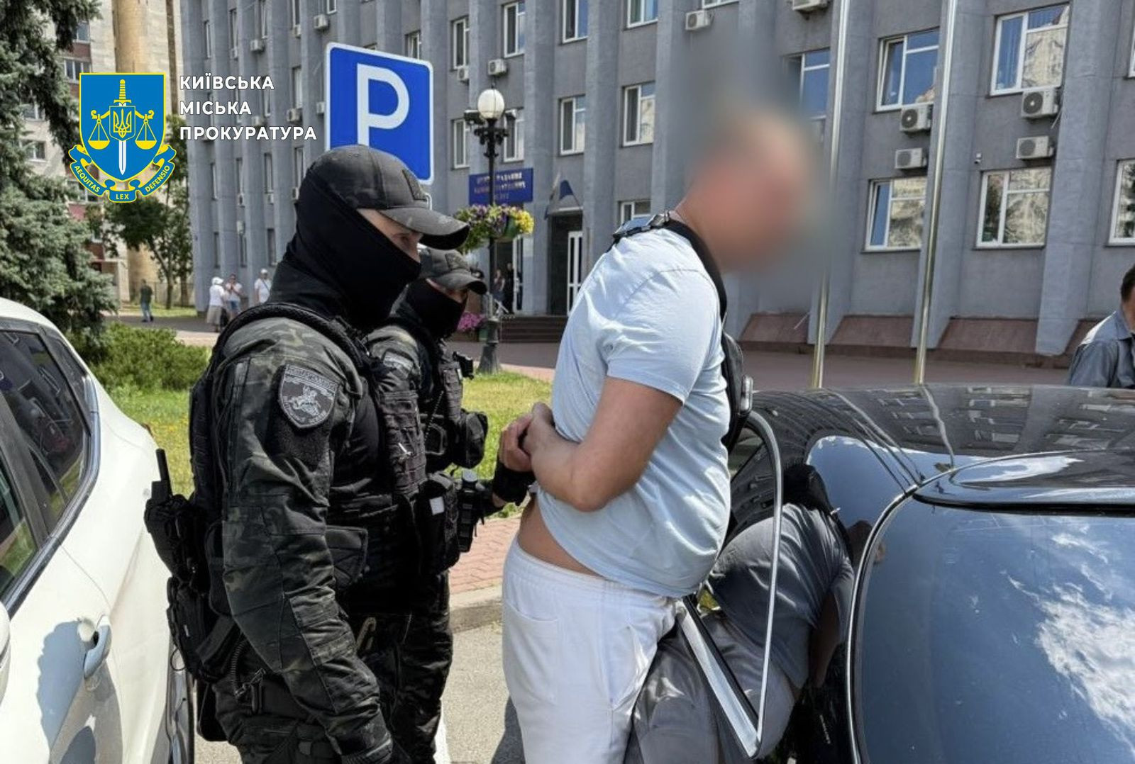 15 000 доларів США за продовження групи інвалідності та допомогу у виїзді за кордон – повідомлено про підозру учаснику схеми