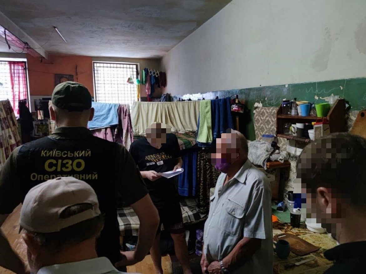 Збут наркотиків на території Київського СІЗО – викрито «смотрящого» та 5 учасників організованої групи (ФОТО)