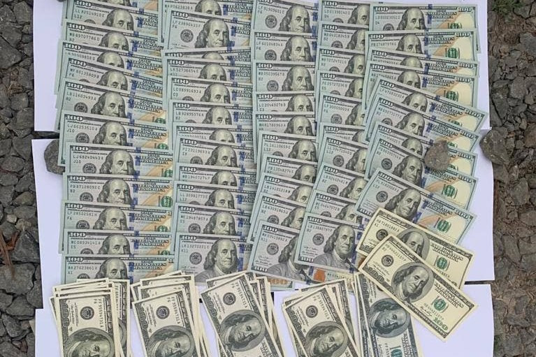 10 тис дол США за приховування злочинів – судитимуть двох поліцейських на Хмельниччині