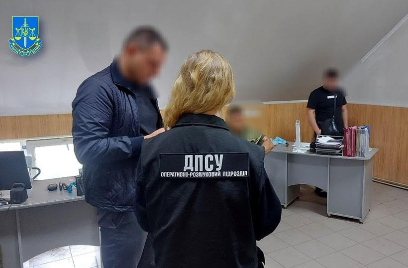 Працевлаштовував військовозобов’язаних як водіїв міжнародних перевезень – бізнесмену з Прикарпаття повідомили про підозру