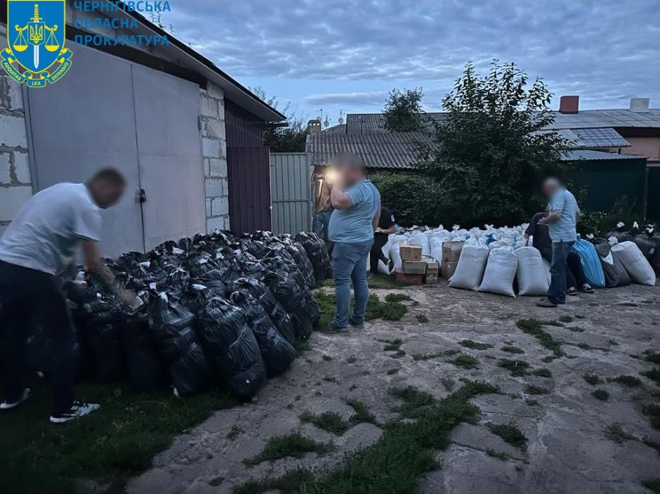 Жителю Чернігівщини повідомлено про підозру у незаконному збуті тютюнових виробів